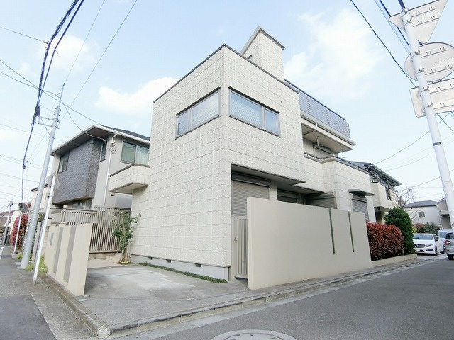 杉並区本天沼２丁目の一戸建ての外観