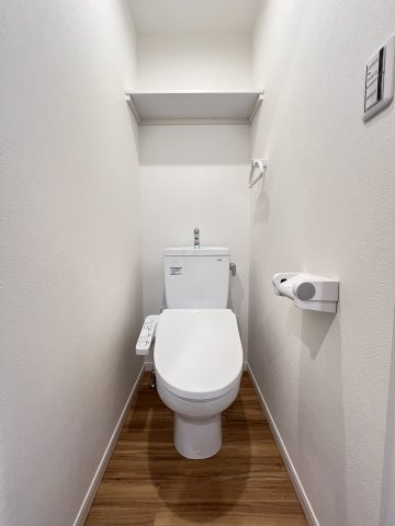 大阪市都島区都島北通２丁目の賃貸マンションのトイレ