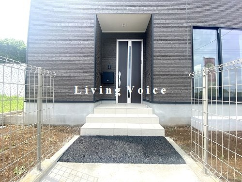 【居間・リビング】 | 【仲介手数料０円】秦野市南矢名第19　新築一戸建て　全2棟 | 秦野市南矢名第19　新築一戸建て　全2棟