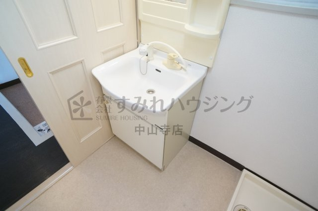 プランドール宝塚の洗面所