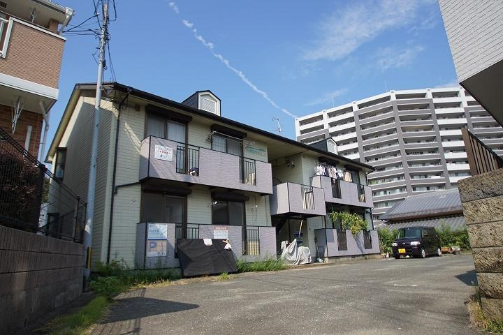 福岡市中央区小笹３丁目のアパート