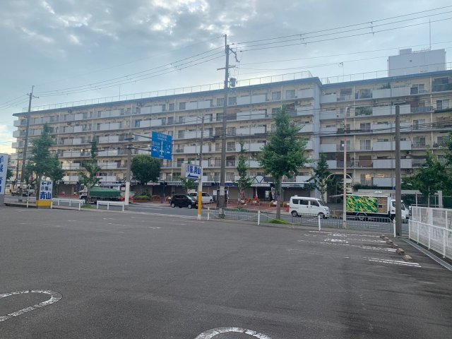 山科ハイツの外観