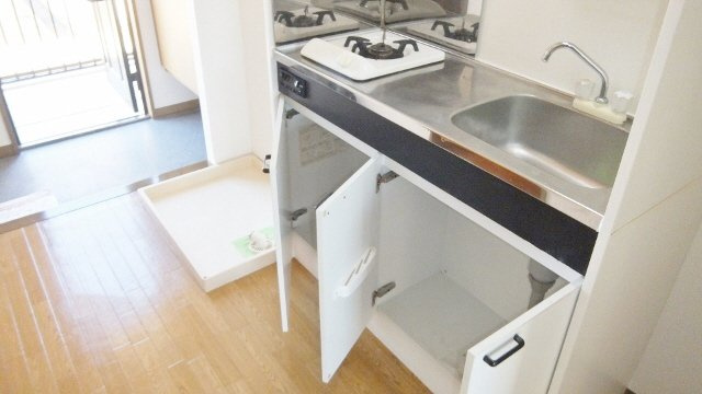 トリムエステートⅣのキッチン|キッチン下部収納