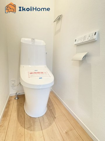 明石市東人丸町　新築戸建のトイレ|◆同社施工例◆トイレが2か所あるので夜中も安心です。朝のトイレ渋滞も心配いりません。