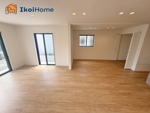 明石市東人丸町　新築戸建の子供部屋|◆同社施工例◆全居室ペアガラス標準装備。一般の窓ガラスの２倍の断熱効果がございます。