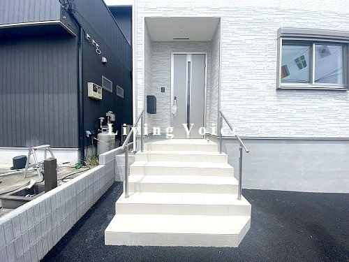 【仲介手数料０円】秦野市弥生町第5　新築一戸建て　2号棟　全2棟のエントランス|秦野市弥生町第5　新築一戸建て　全2棟