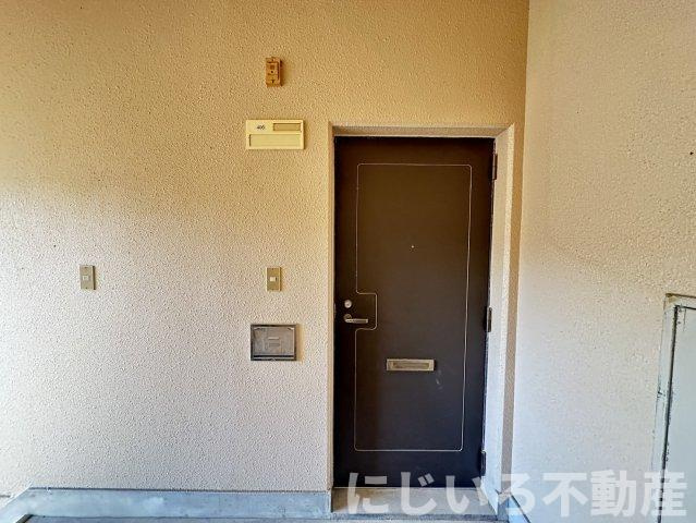 第3眉山マンションの玄関