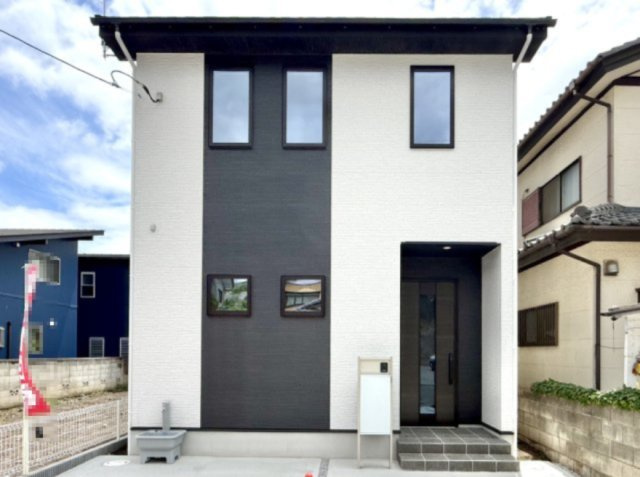 【新築戸建】高崎市竜見町の外観|■外観｜特徴のある個性的な住まいと美しい街並み、そして住みやすい環境を、ぜひ現地でご覧になりませんか。お気軽にお問合せください(^^)  