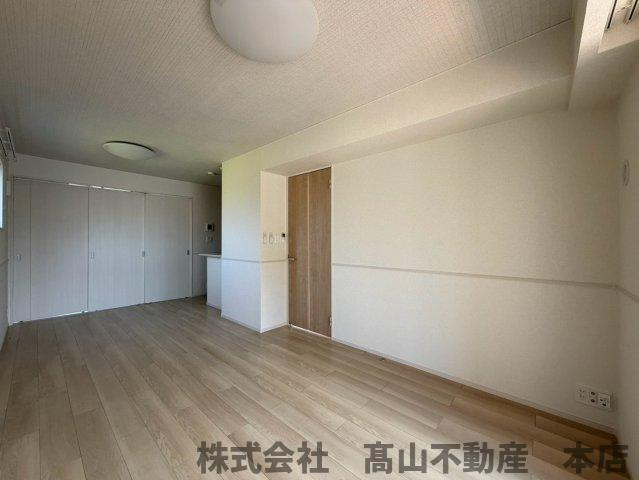 福津市津屋崎４丁目のアパートの居間・リビング