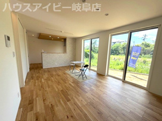 【居間・リビング】 | 岐阜市蔵前新築建売C棟！オール電化住宅！お車スペース4台可能！手力駅まで徒歩6分です♪ | 岐阜市蔵前新築建売C棟！オール電化住宅！お車スペース4台可能！手力駅まで徒歩6分です♪