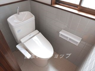 亀山２丁目貸家の設備|１階のシャワートイレ