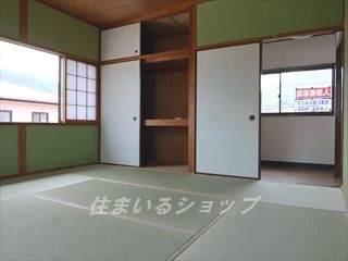 亀山２丁目貸家の収納