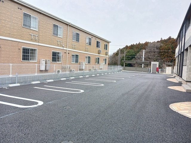 ウエストピークの駐車場