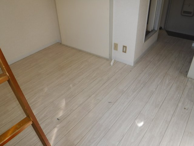 パンシオン新丸子の洋室