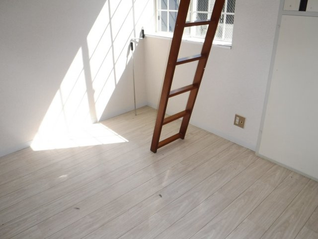 パンシオン新丸子の洋室