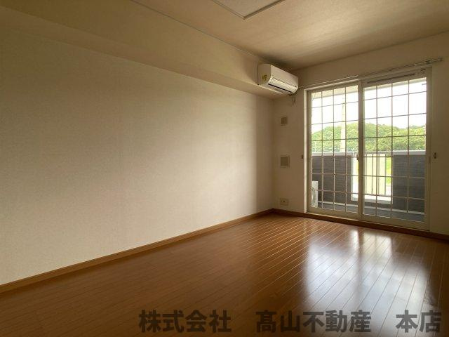 遠賀郡岡垣町吉木東２丁目のアパートの居間・リビング