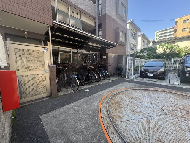 デュオシティ木場公園（5階部分）／仲介手数料無料／新規フルリノベーションの駐車場|敷地内駐車場です♪