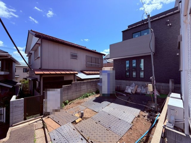 【外観】 | 中野区白鷺３丁目　新築戸建て | 上質感あふれる佇まいが、洗練された暮らしを演出します