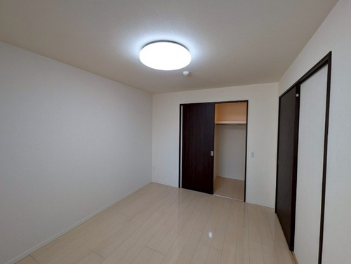 サーパスシティ桜井町の洋室|その他部屋・スペース：洋室（約7.3畳） ※前回募集時2025年6月撮影の写真     （2025年6月撮影）