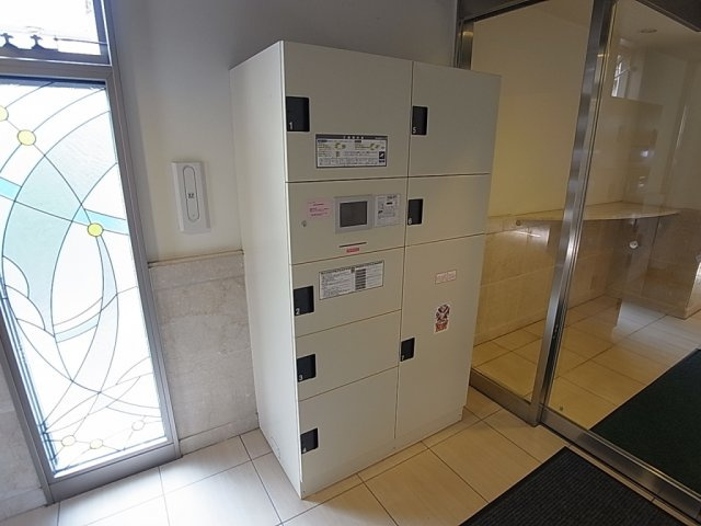 ウィングコート小松のその他共用部分|宅配BOXも完備