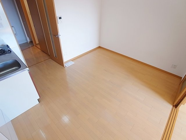 ウィングコート小松の内装|人気の１ＬＤＫタイプです