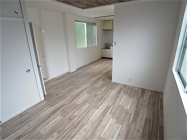神戸市北区鈴蘭台西町１丁目の賃貸マンションの居間・リビング|広々したリビングスペース13.5帖