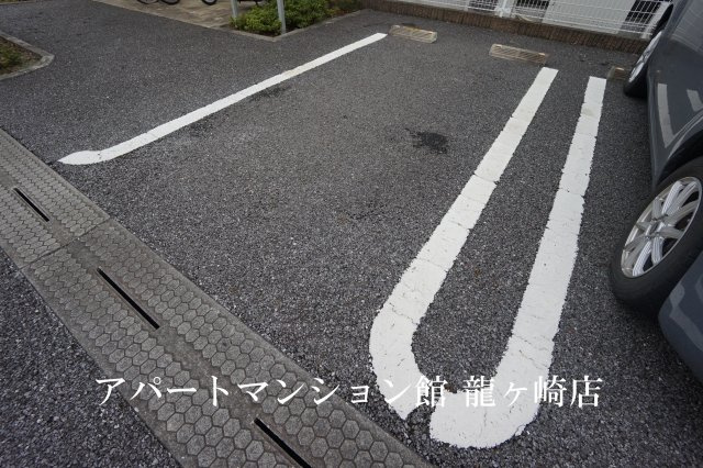 エスポアールの駐車場