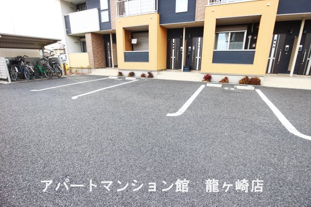 アルカディアⅦの駐車場