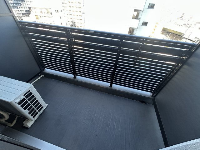 プレサンス塚本ベラビィのバルコニー