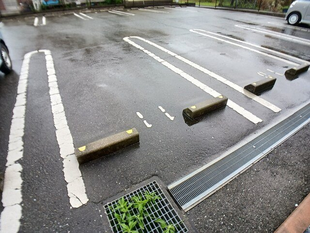 ＦｌａｇＳｈｉｐ福津Ａの駐車場|駐車場完備です