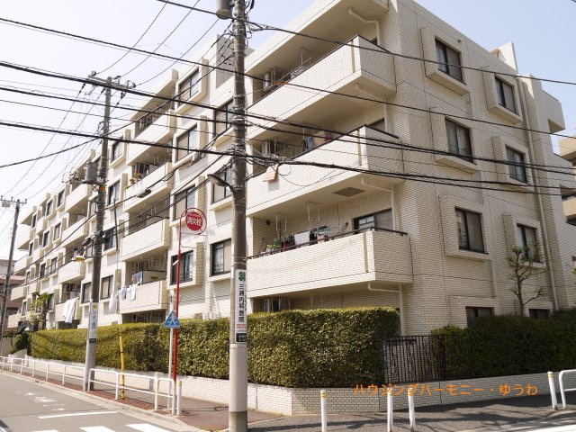 【外観】 | エスポワール常盤台 | 穏やかな風と陽光を導き、プライバシーに配慮された設計プランを採用し、居住性を一段と心地よいものにしています。