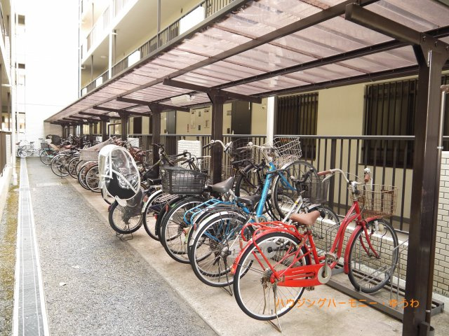 【その他共用部分】 | エスポワール常盤台 | 敷地内に、便利な屋根付き駐輪場があります。