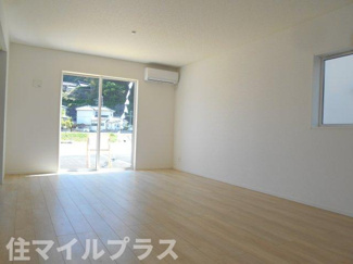 【居間・リビング】 | 石川町下泉新築一戸建て2棟 | ゆったり過ごせるリビングです