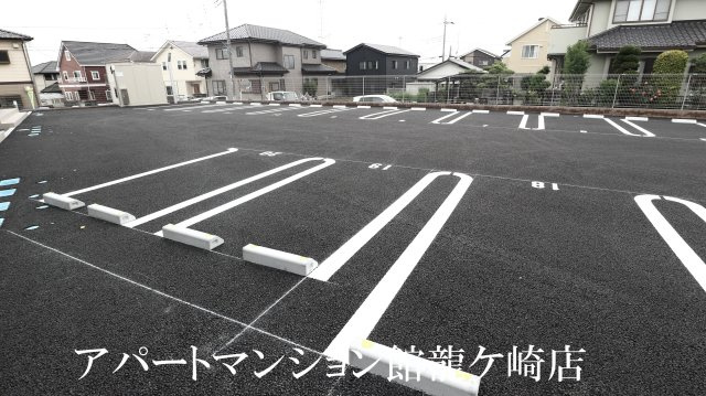 アリュール阿見の駐車場
