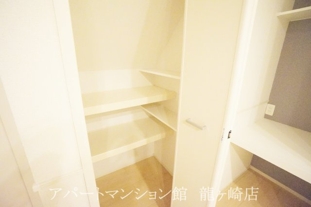 アール　ホームズⅡの収納