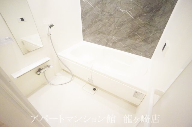 アール　ホームズⅡの浴室