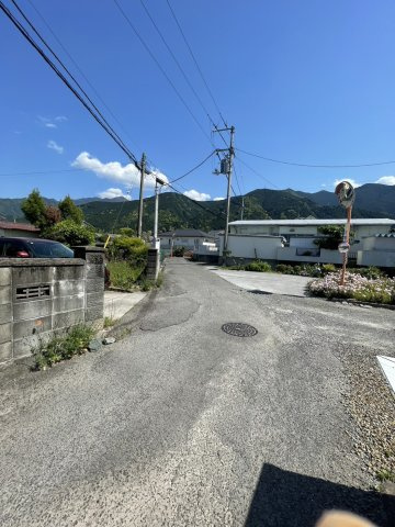 中村4丁目　売土地の前面道路含む現地写真