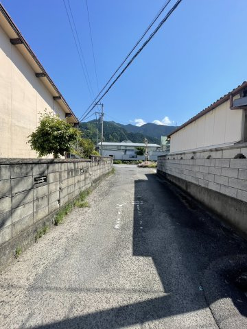 中村4丁目　売土地の前面道路含む現地写真