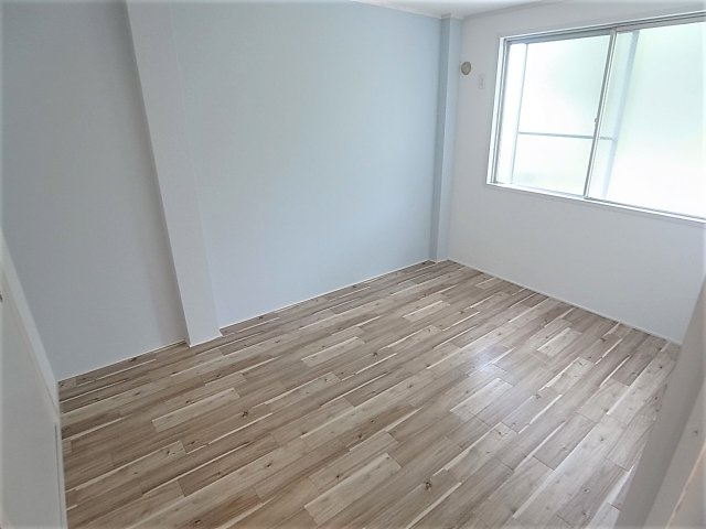 神戸市北区鈴蘭台西町１丁目の賃貸マンションの内装|日当たりの良い明るい洋室