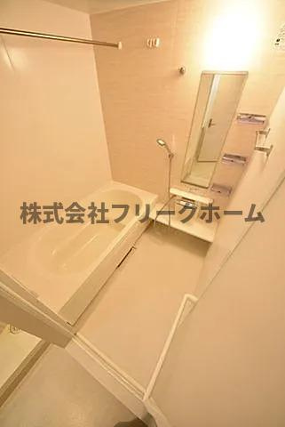 武蔵野市吉祥寺本町２丁目の賃貸マンションの浴室