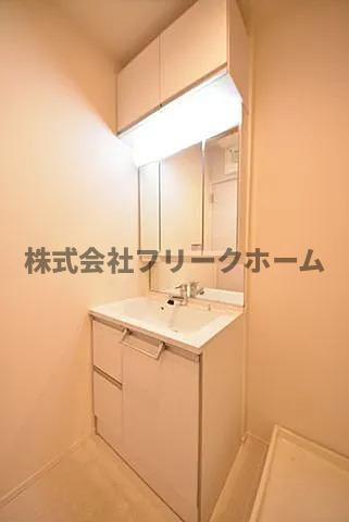 武蔵野市吉祥寺本町２丁目の賃貸マンションの洗面所
