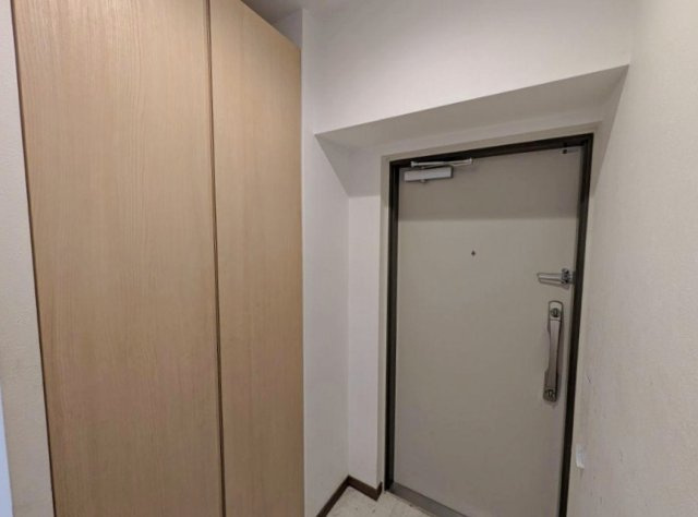 阪急南茨木ハイタウン東奈良高層住宅F棟の玄関|シューズクローゼット付きだから、玄関まわりをいつもすっきり保てる空間。出し入れしやすく、家事やお出かけの準備もラクラク進む住まいです。