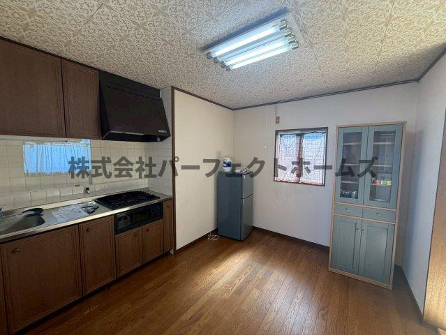 堀溝3丁目戸建　賃貸の居間・リビング|こちらの居間で趣味の時間をお楽しみください