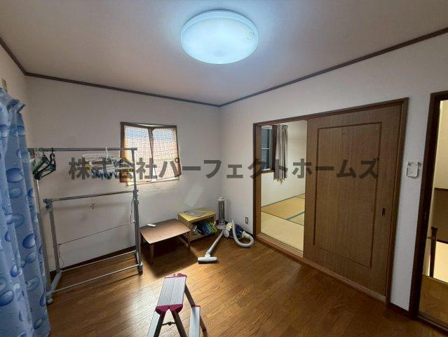 堀溝3丁目戸建　賃貸の洋室|落ち着いた色調の洋室です