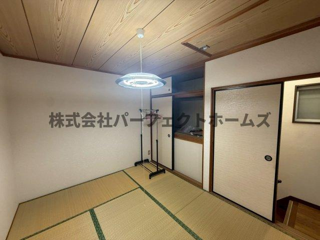 堀溝3丁目戸建　賃貸の和室|日本らしい落ち着いた雰囲気の和室です