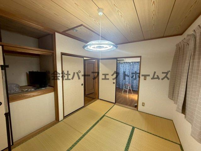 堀溝3丁目戸建　賃貸の和室|日本らしい落ち着いた雰囲気の和室です