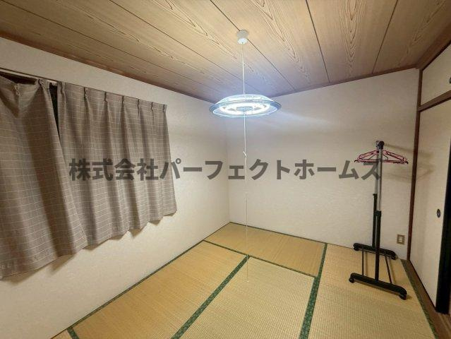 堀溝3丁目戸建　賃貸の和室|来客時にも便利な和室付き