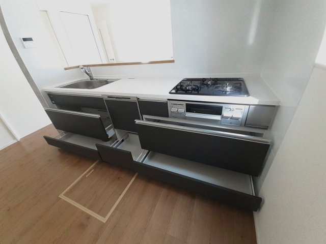 熊本市南区元三町１丁目の中古一戸建のキッチン|収納