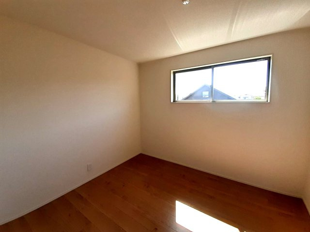 熊本市南区元三町１丁目の中古一戸建の洋室|2F　南側洋室