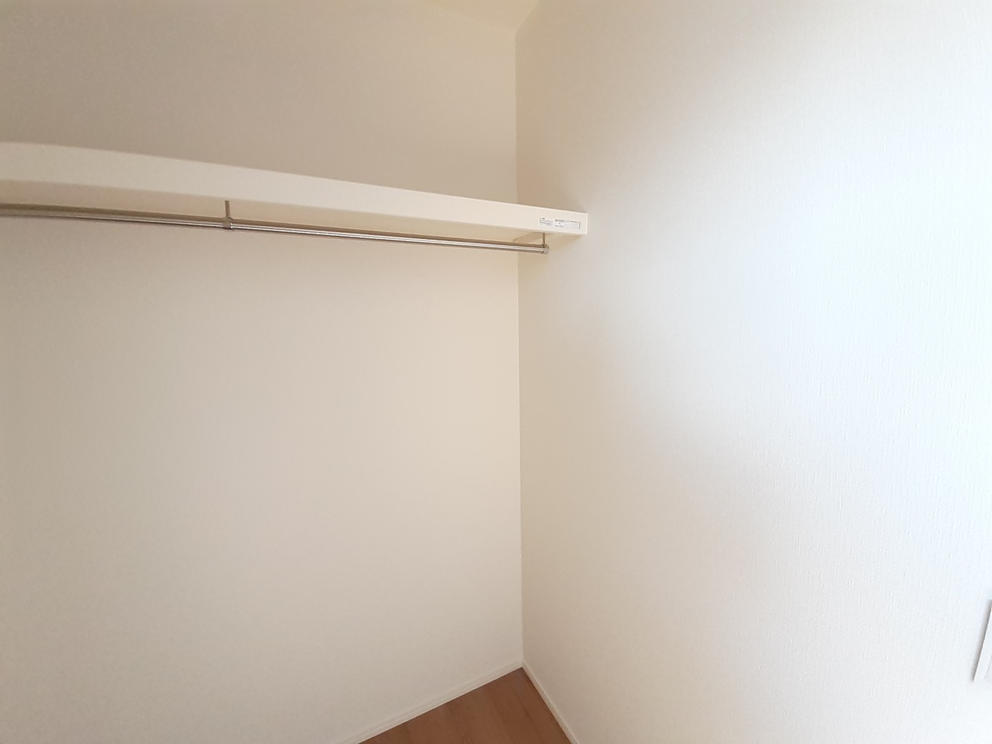 熊本市南区元三町１丁目の中古一戸建の収納|2F　南側洋室　WIC
